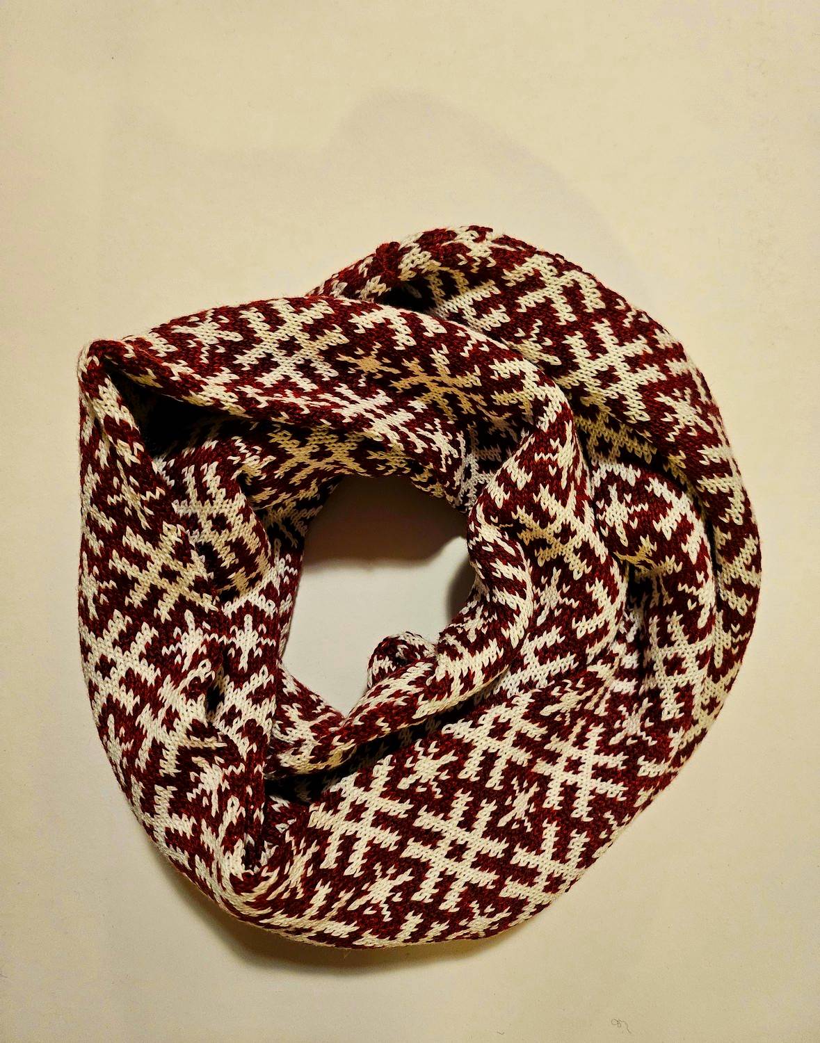 Apaļšalle ar latviskiem rakstiem