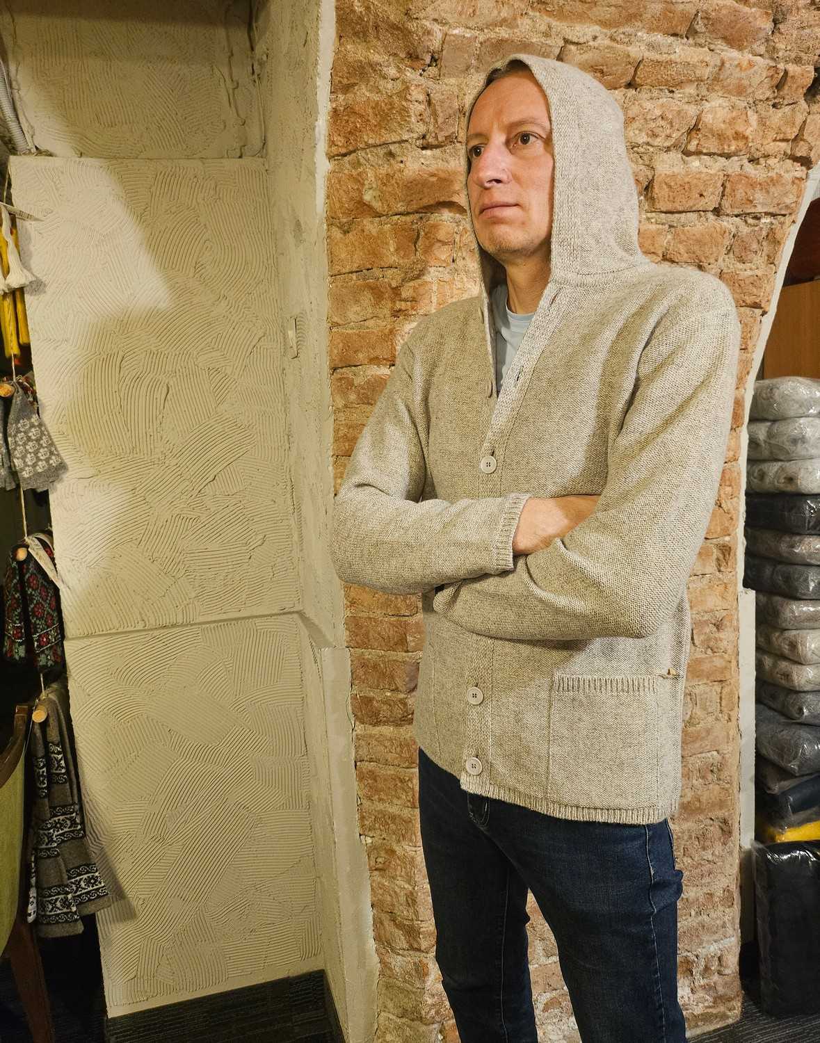 Vīriešu vilnas jaka ar kapuci "Robins"