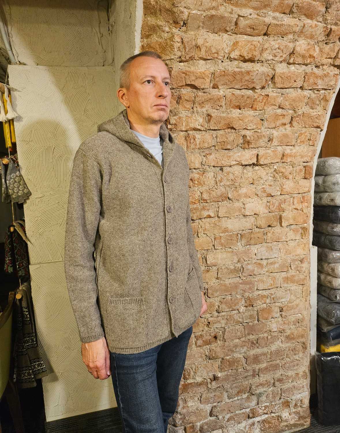 Vīriešu vilnas jaka ar kapuci "Robins"