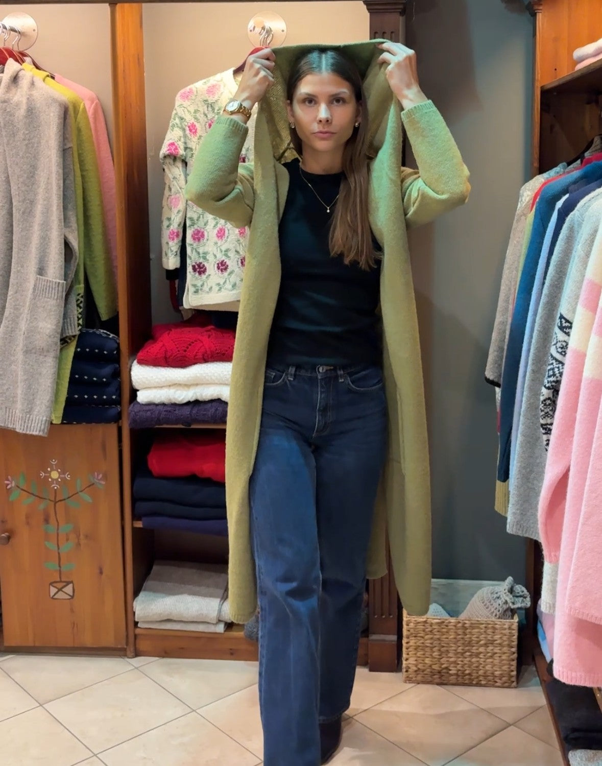 Garš vilnas mētelis ar kapuci "Santana"