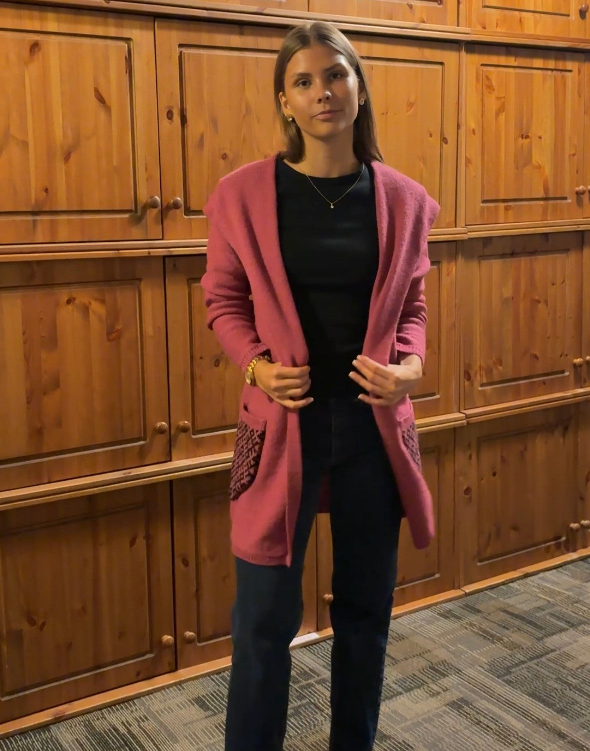 Vilnas jaka ar rakstainām kabatām