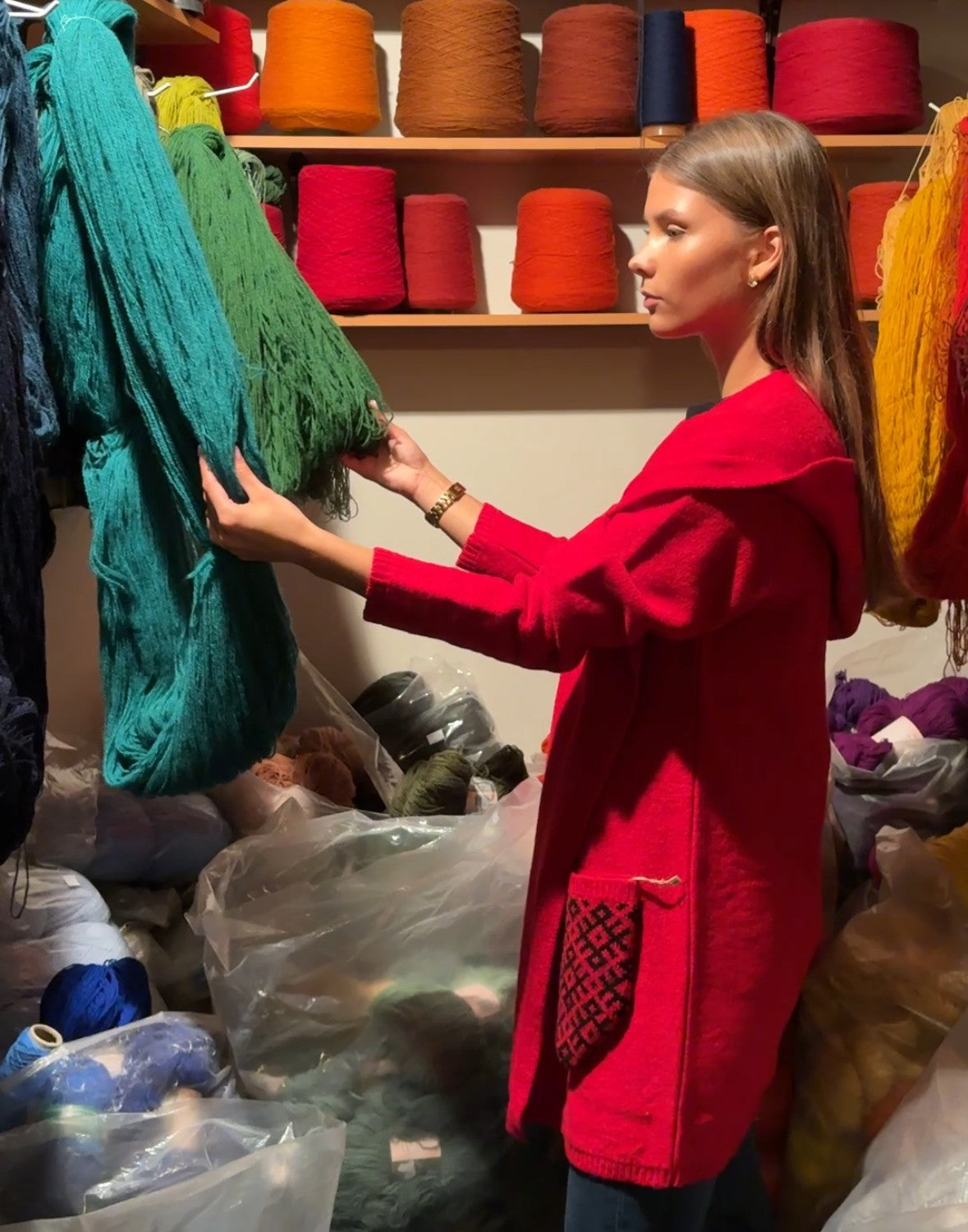 Vilnas jaka ar rakstainām kabatām